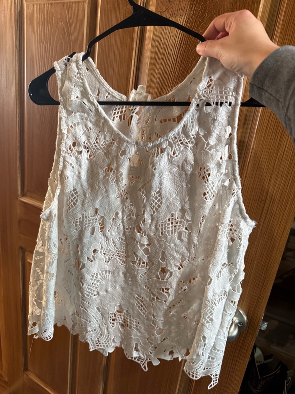 Women's White Lace Sleeveless Top